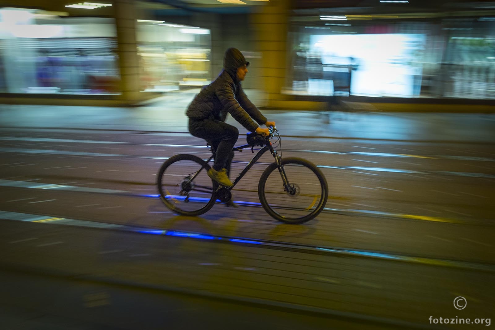 Biciklom kroz noć bolje nego tramvajem poć...
