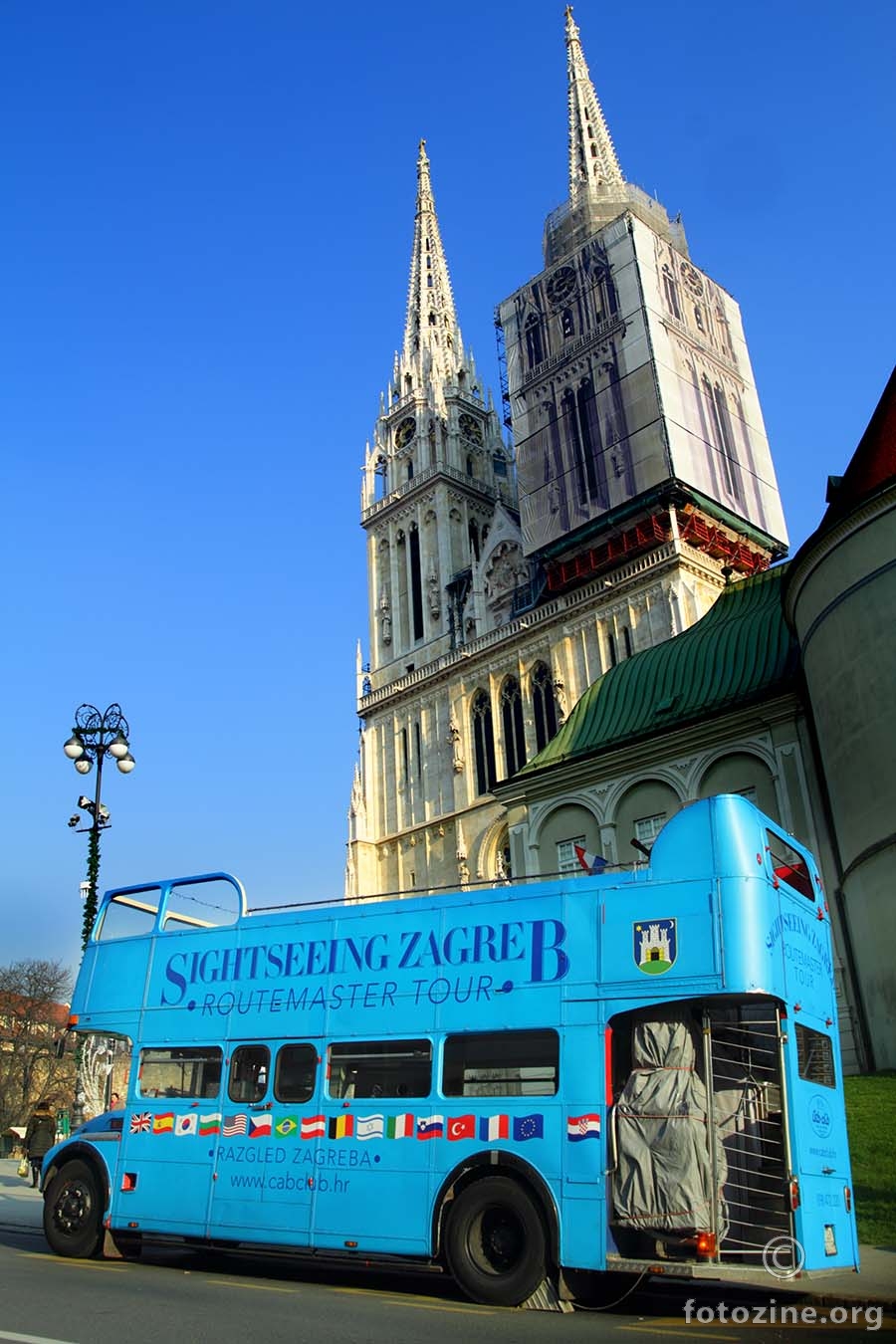 Nakon kaj je odradio cijeli životni rok, Londonski Bus, u penziji šljaka i dalje po ulicama Zagreba... 