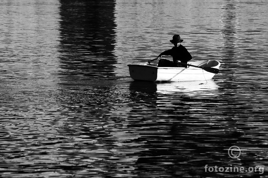 in black and white rowing world