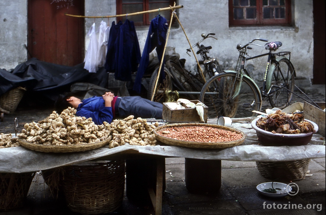 Kina Suzhou 4.VI.1986 Đumbir Kikiriki i svinjske sušene kožice