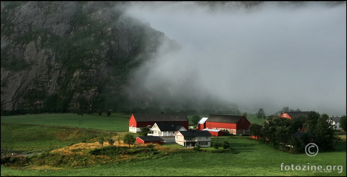 Niski oblak - magla Osen Norveška