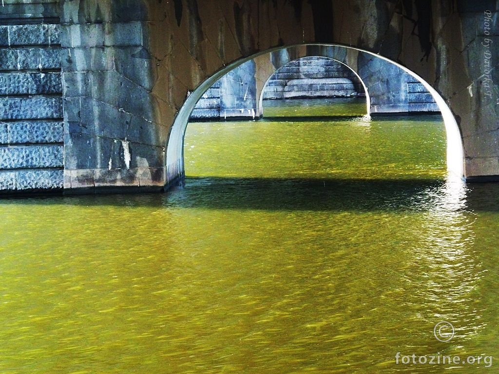 Prag 2014 - Ispod mosta (2)