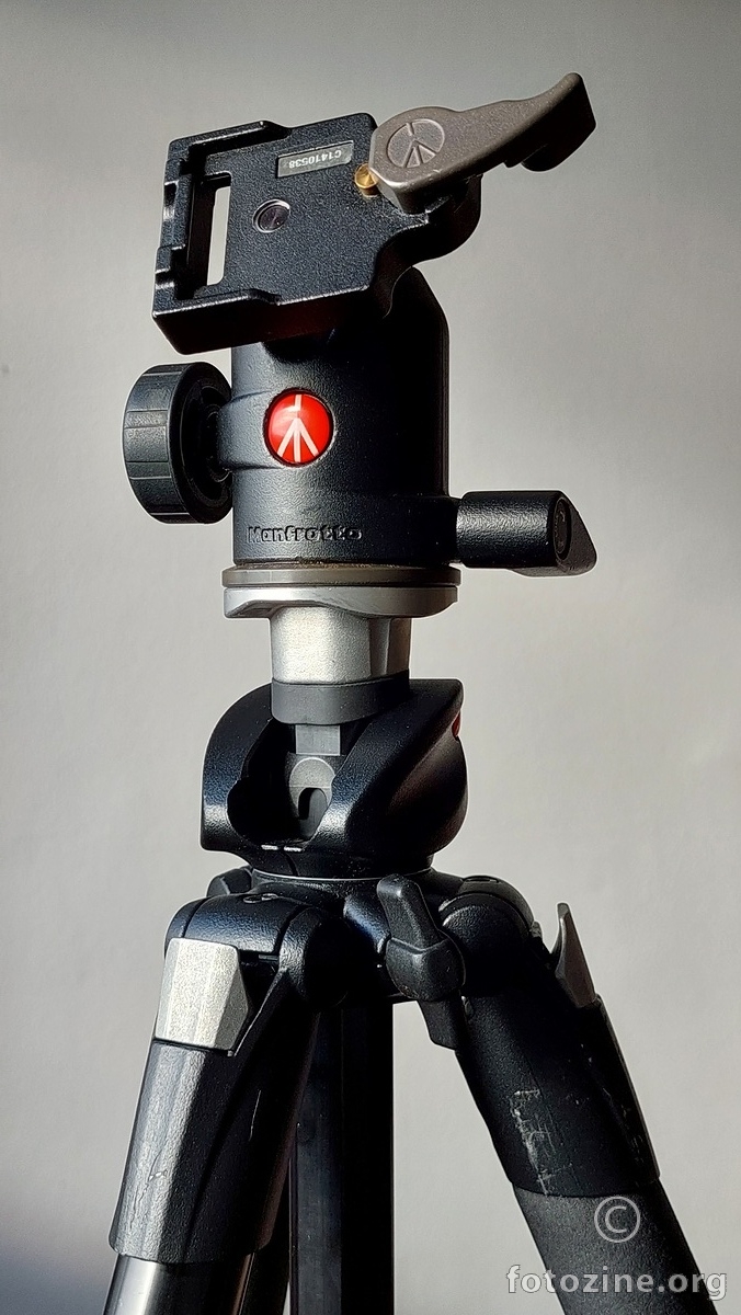 Manfrotto 055XPROB + 488RC2