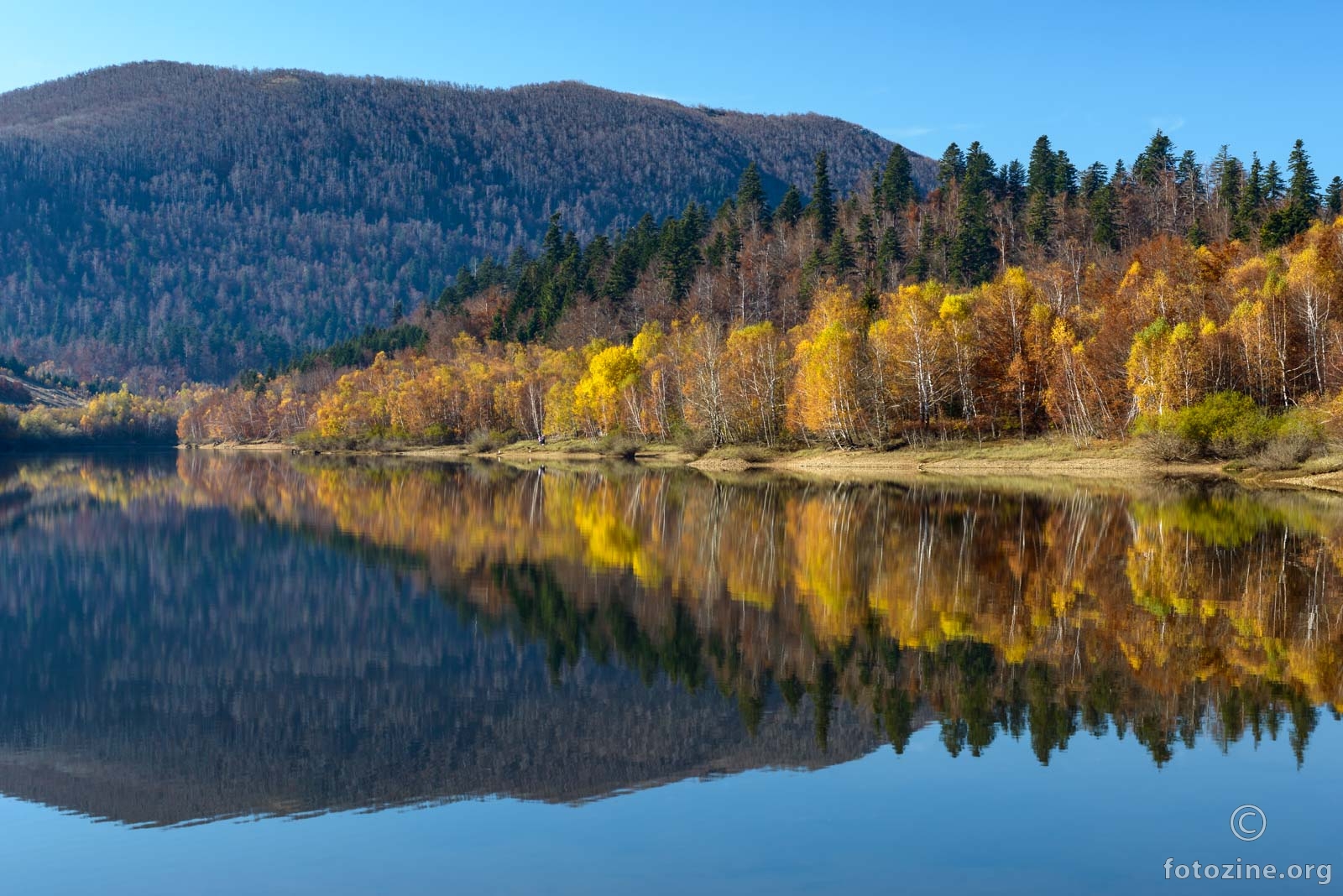 Boje jeseni u Gorskome kotaru - Jezero Lepenica pored Fužina