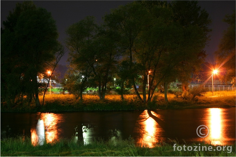 Noc uz reku