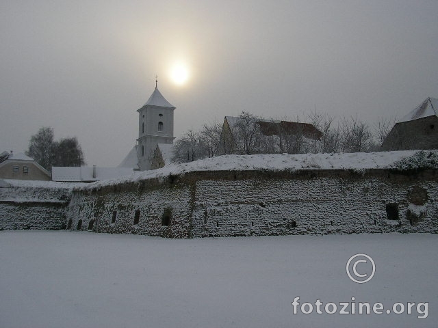 stari grad u snijegu